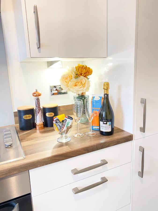 Tudors Esuites 3 Bed House Garden & Netflix Birmingham Eksteriør billede