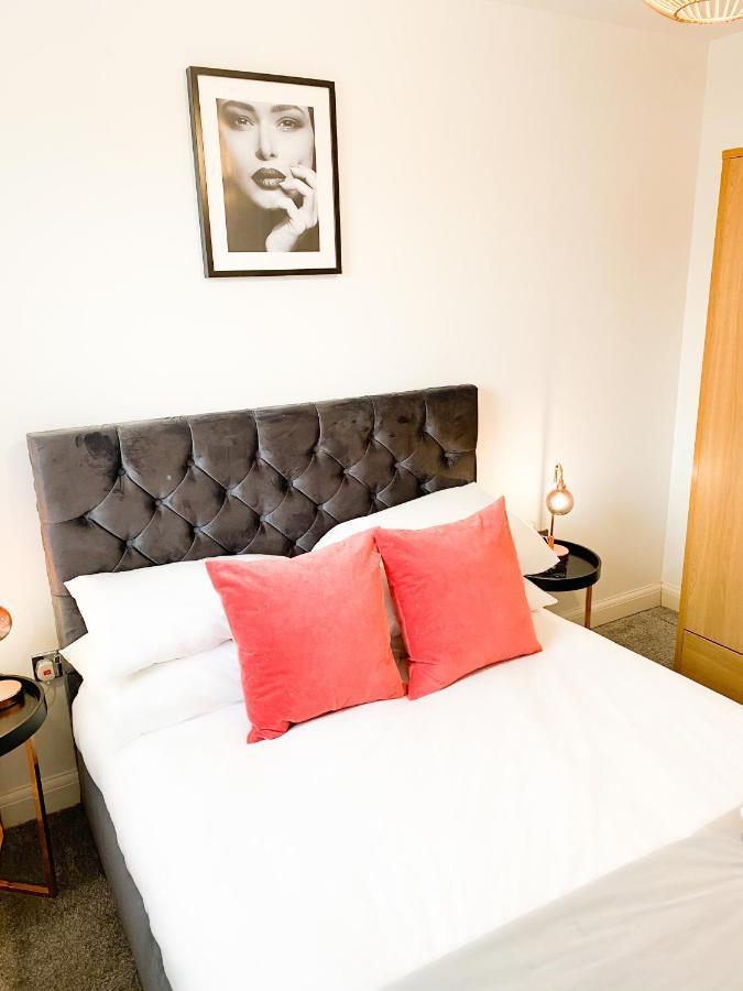 Tudors Esuites 3 Bed House Garden & Netflix Birmingham Eksteriør billede